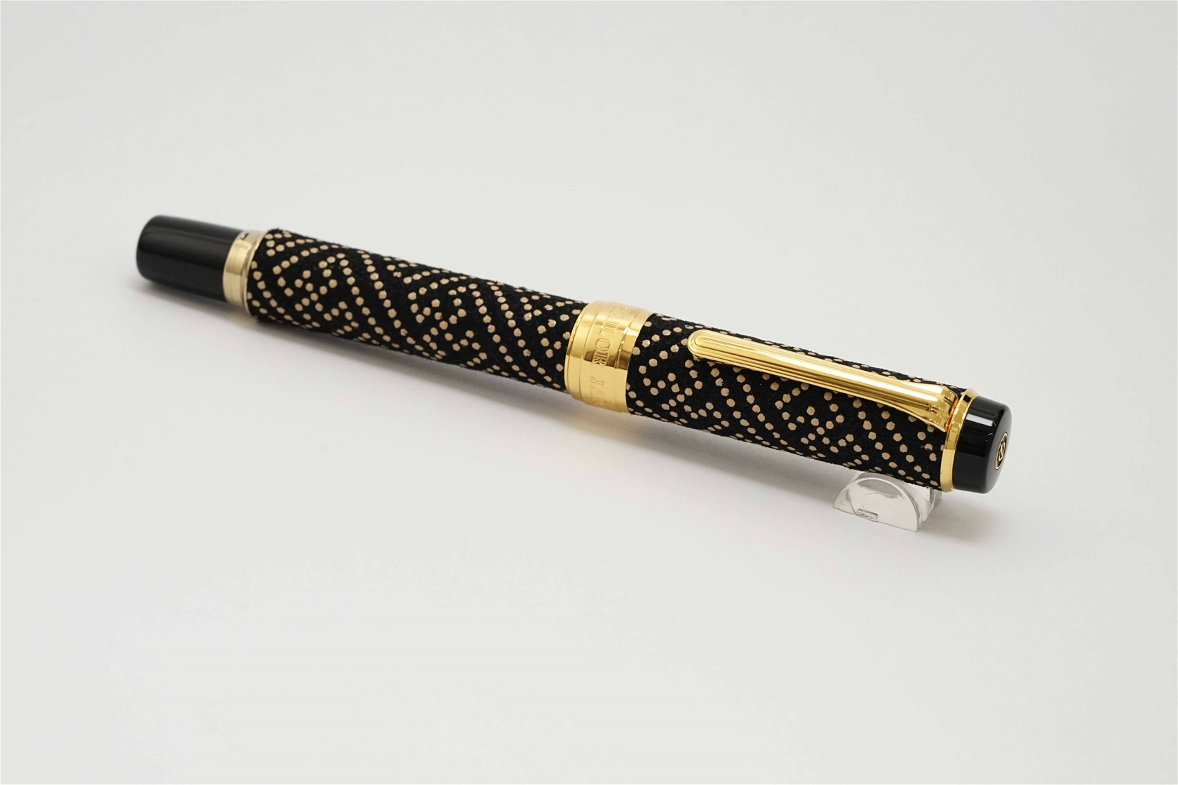 Bút máy Sailor Koshu Inden Saya Sheath Black 14K M-F