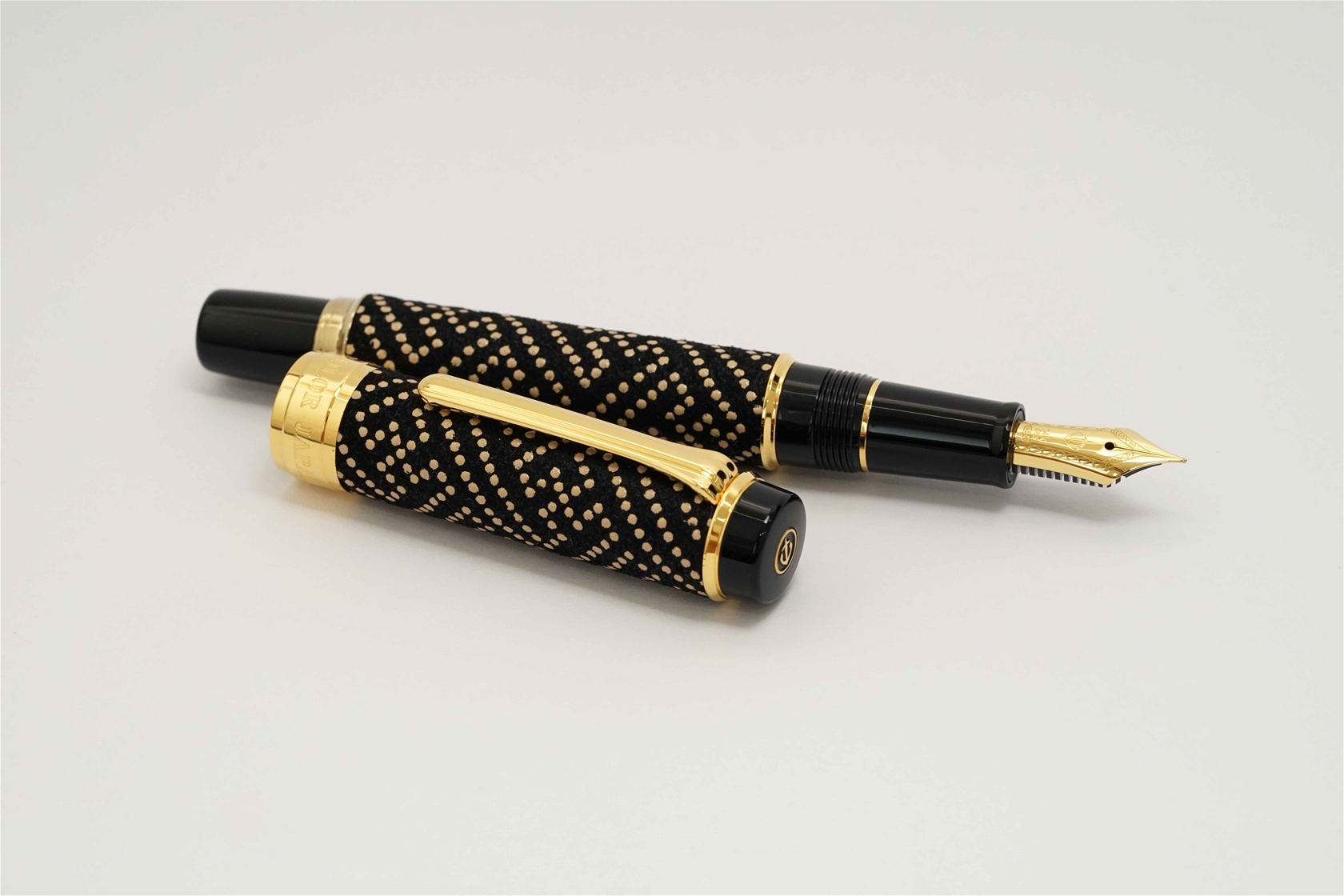 Bút máy Sailor Koshu Inden Saya Sheath Black 14K M-F