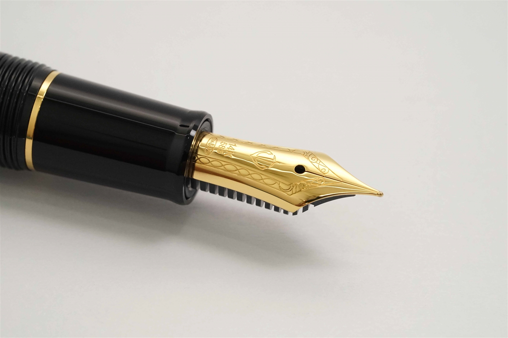Bút máy Sailor Koshu Inden Saya Sheath Black 14K M-F