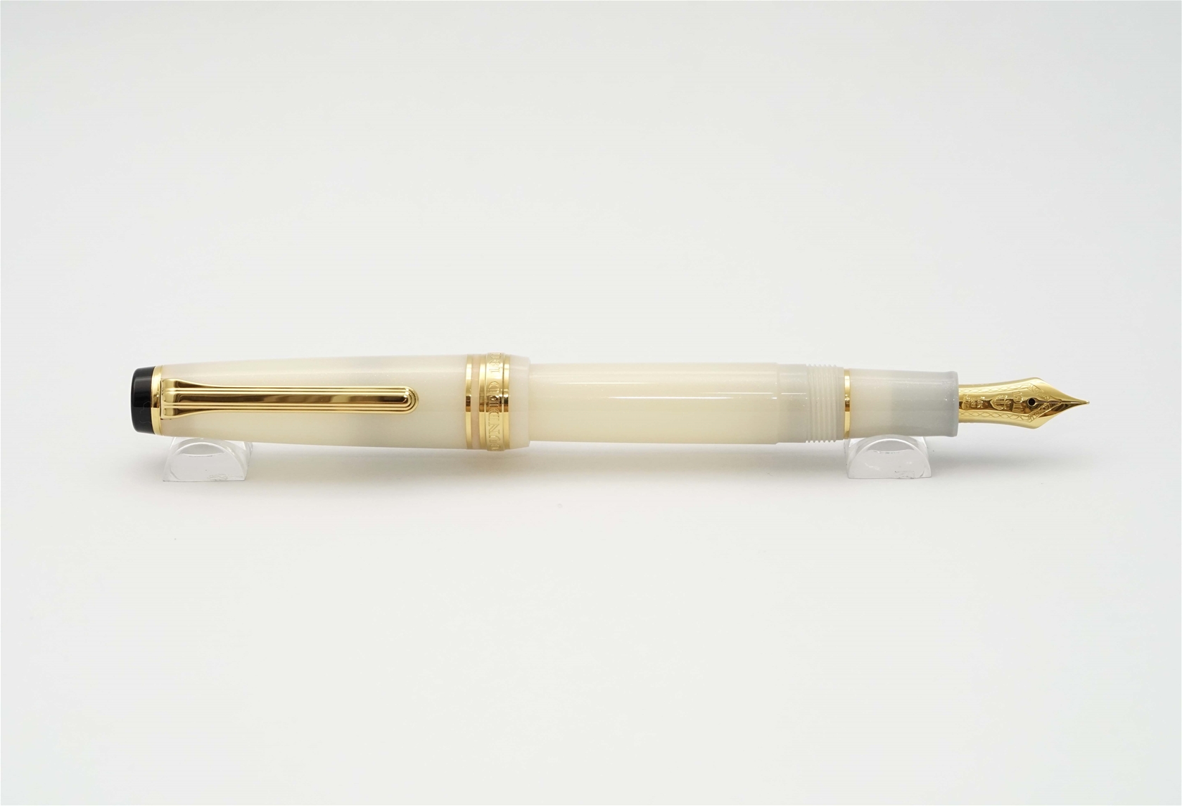 Bút máy Sailor Pro Gear Slim Shikiori White Lame 14K F