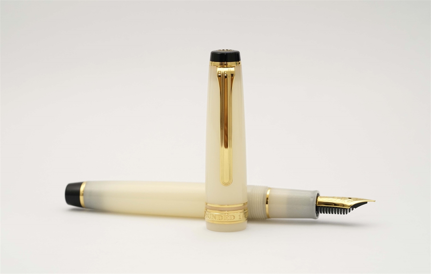 Bút máy Sailor Pro Gear Slim Shikiori White Lame 14K F