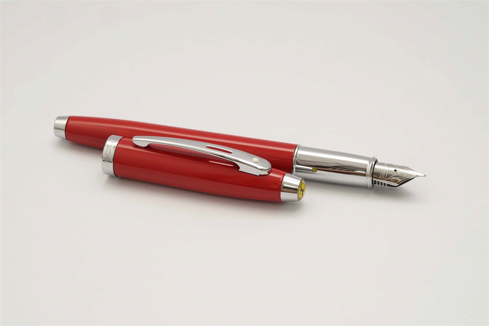 Bút máy Sheaffer Ferrari 100 Red Rosso Corsa Steel F