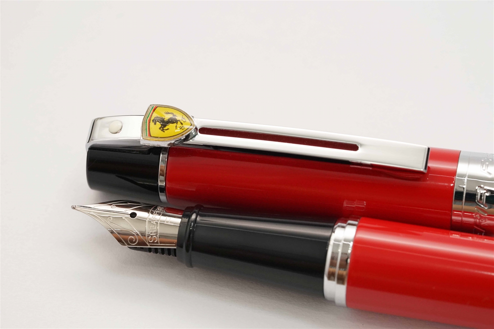 Bút máy Sheaffer Ferrari 300 Red Rossa Corsa Steel F