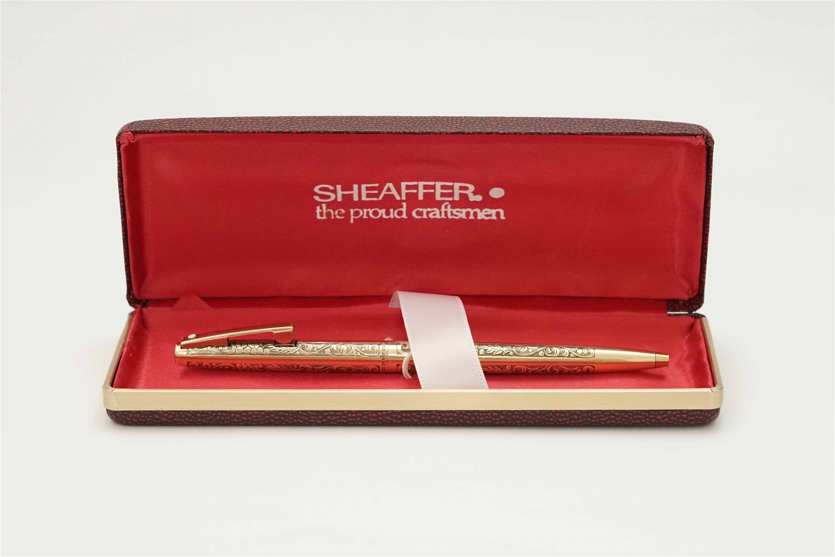 Bút bi Sheaffer Imperial Grapes & Leaves 12K Rolled Gold Plated Ballpoint Pen