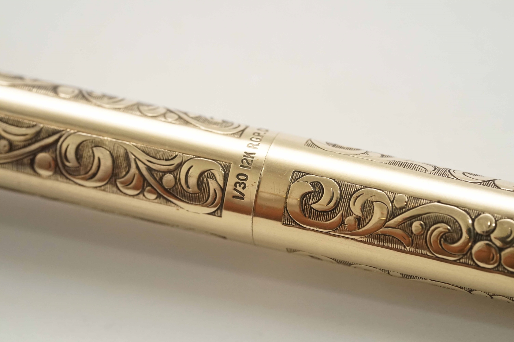 Bút bi Sheaffer Imperial Grapes & Leaves 12K Rolled Gold Plated Ballpoint Pen