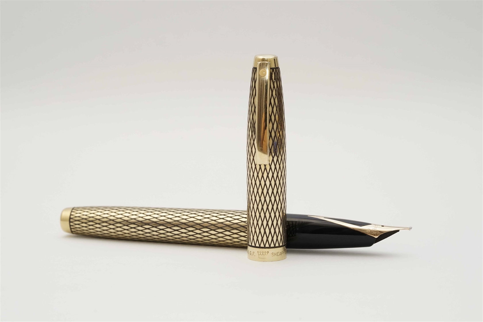 Bút máy Sheaffer Imperial Sovereign Gold Fill Diamond Design 14K B