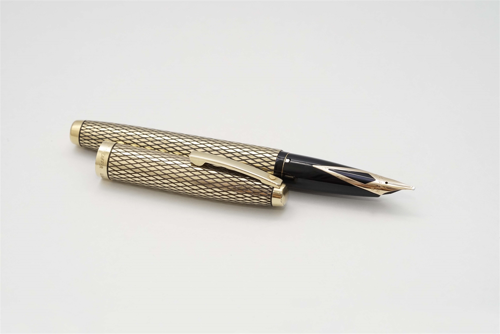 Bút máy Sheaffer Imperial Sovereign Gold Fill Diamond Design 14K B