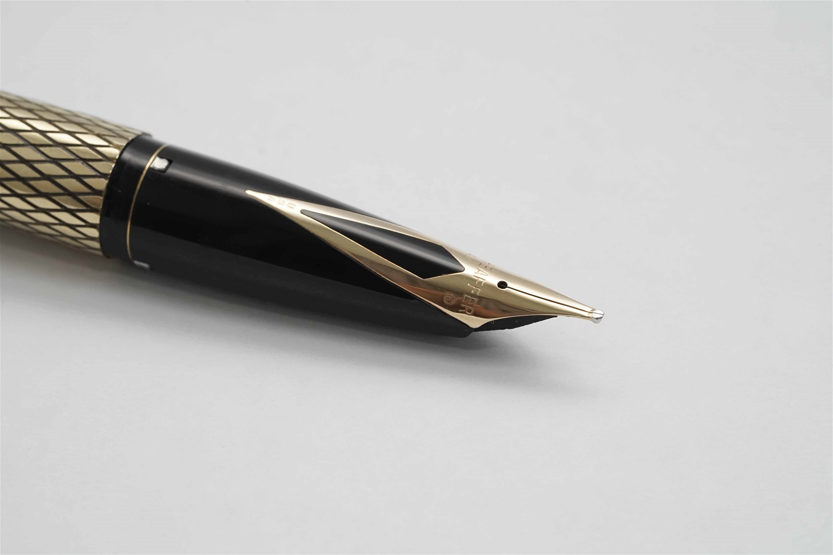 Bút máy Sheaffer Imperial Sovereign Gold Fill Diamond Design 14K B