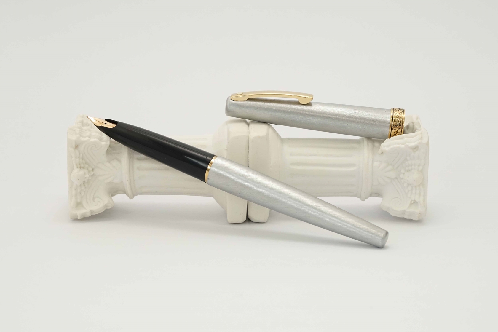 Bút máy Sheaffer Lady 620XG Brushed Chrome 14K F