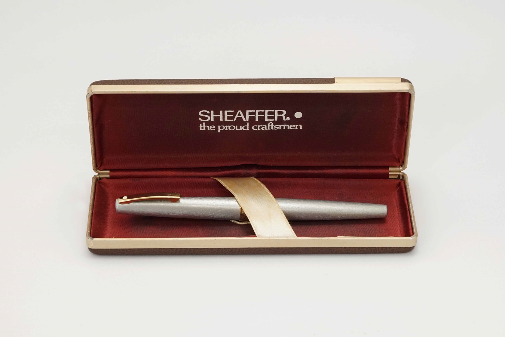 Bút máy Sheaffer Lady 620XG Brushed Chrome 14K F