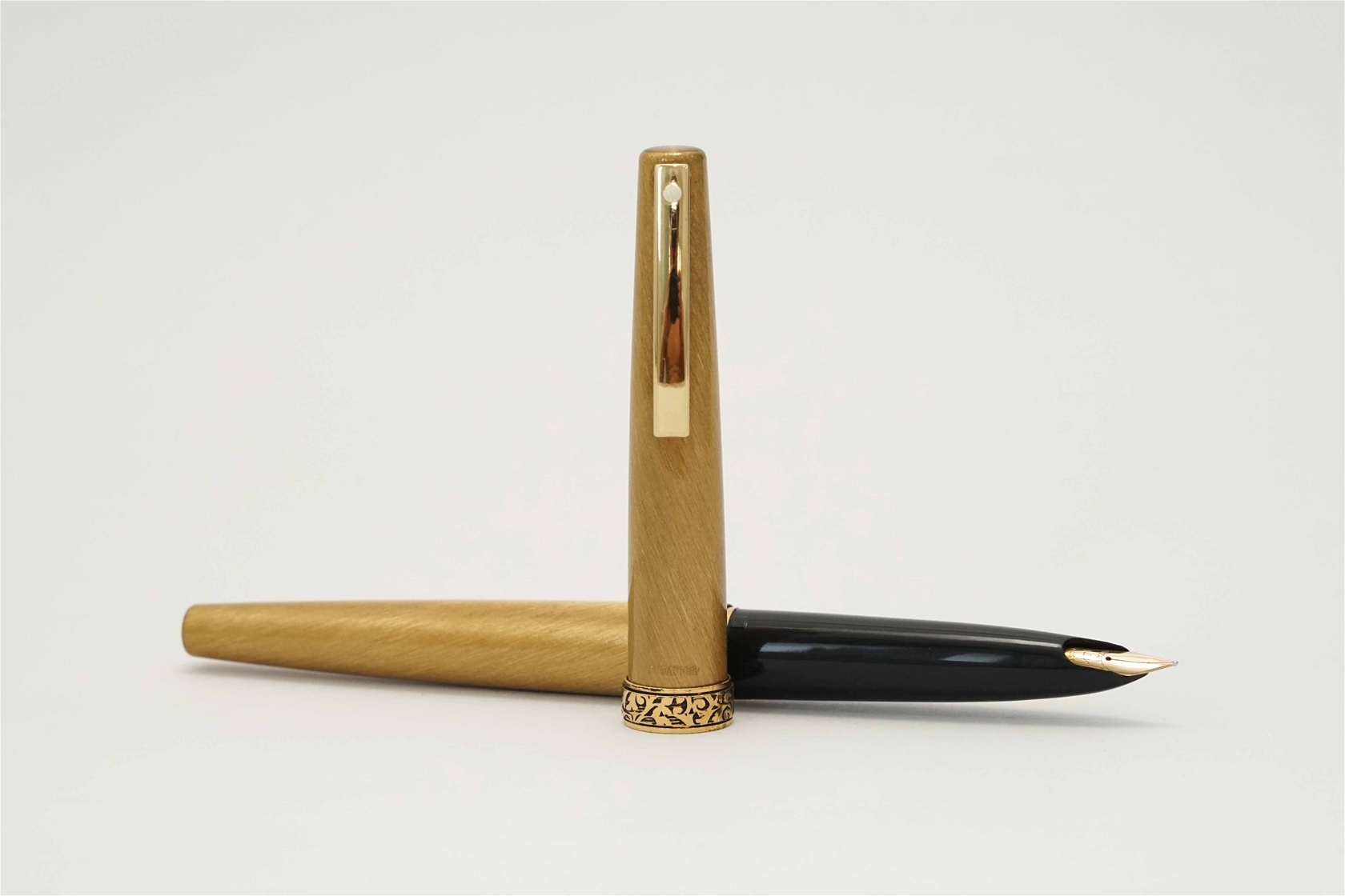 Bút máy Sheaffer Lady 630 Brushed Gold 14K F