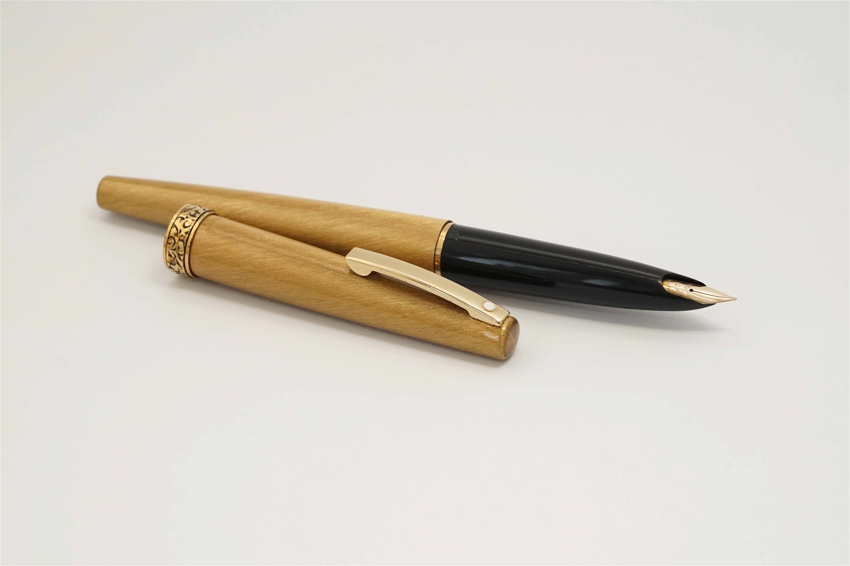 Bút máy Sheaffer Lady 630 Brushed Gold 14K F
