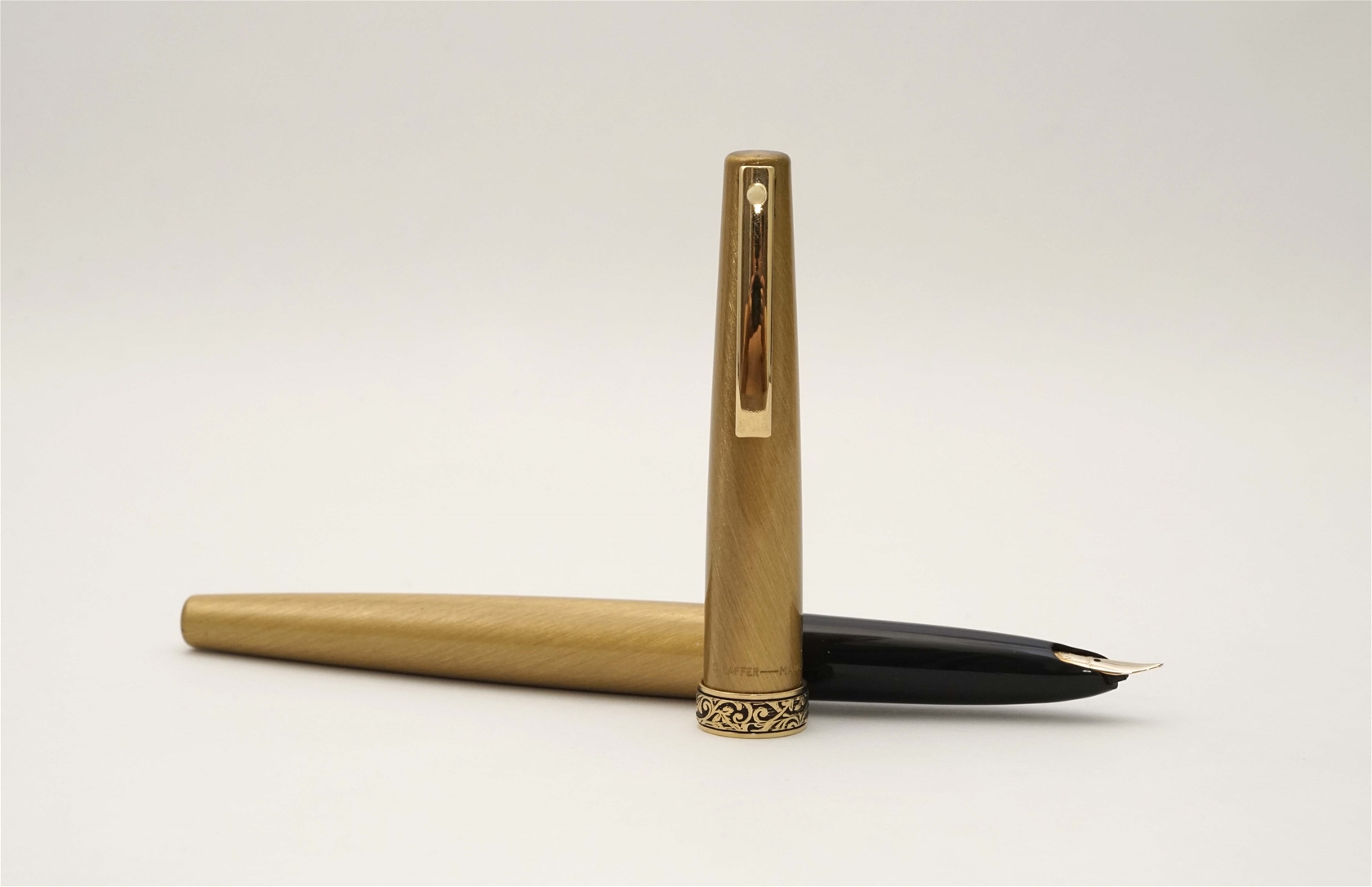 Bút máy Sheaffer Lady 630 Brushed Gold 14K F