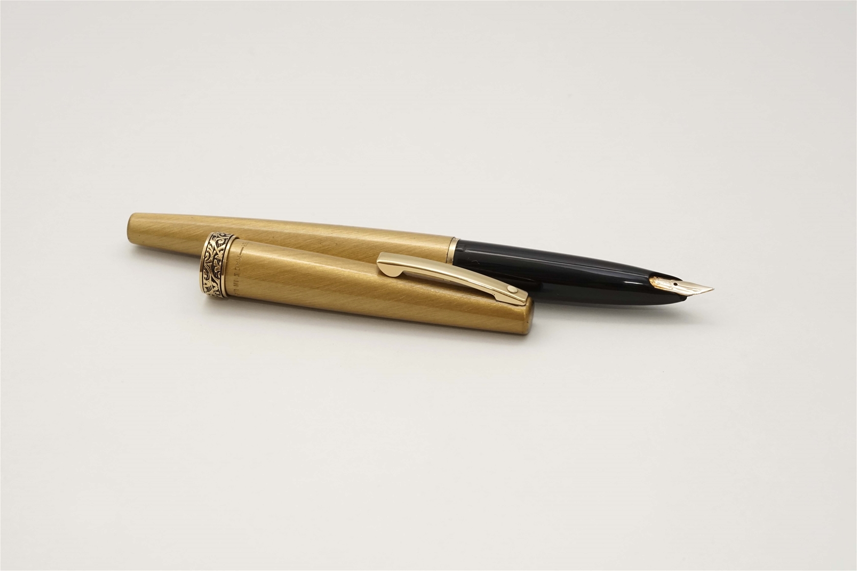 Bút máy Sheaffer Lady 630 Brushed Gold 14K F