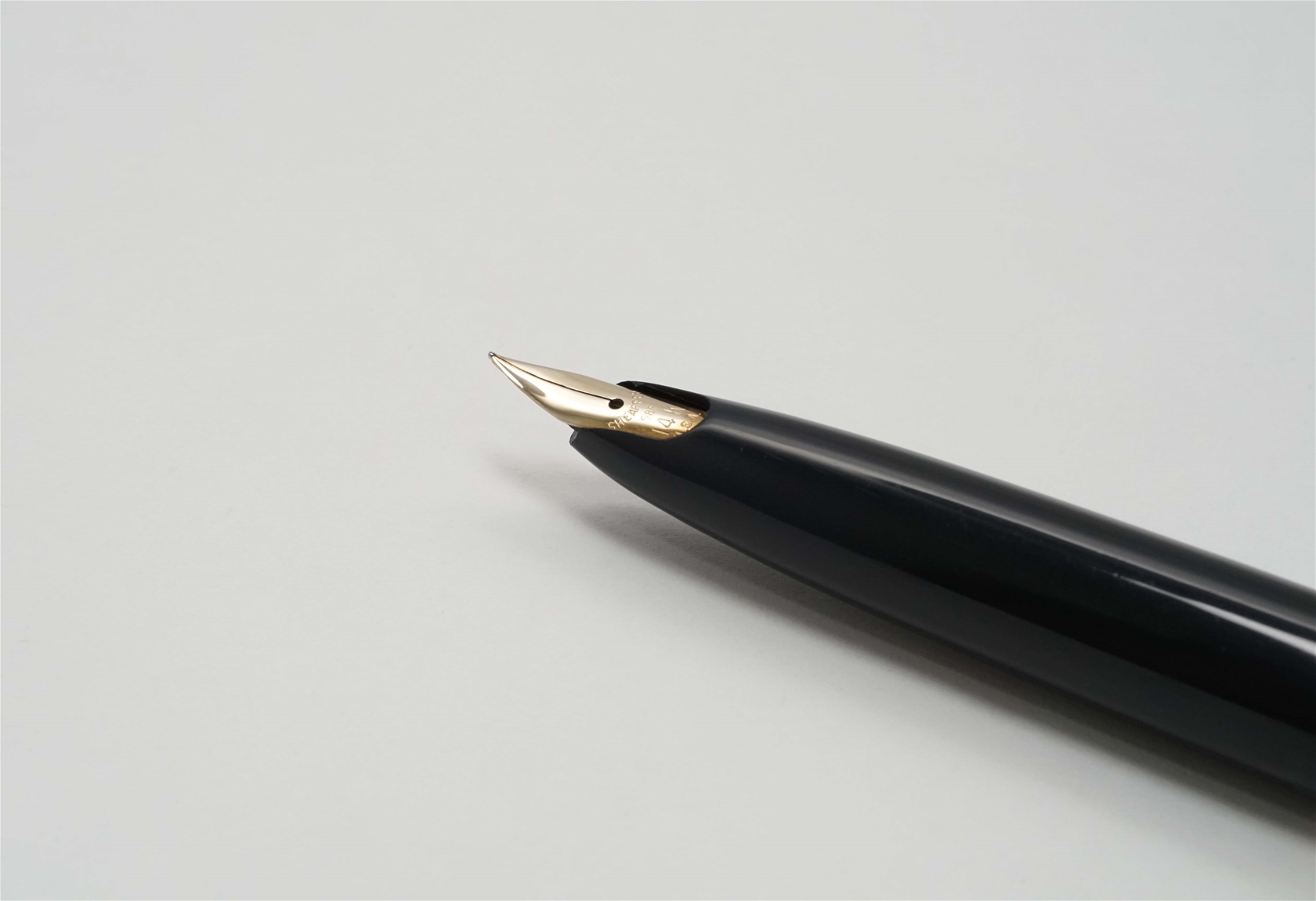 Bút máy Sheaffer Lady 630 Brushed Gold 14K F