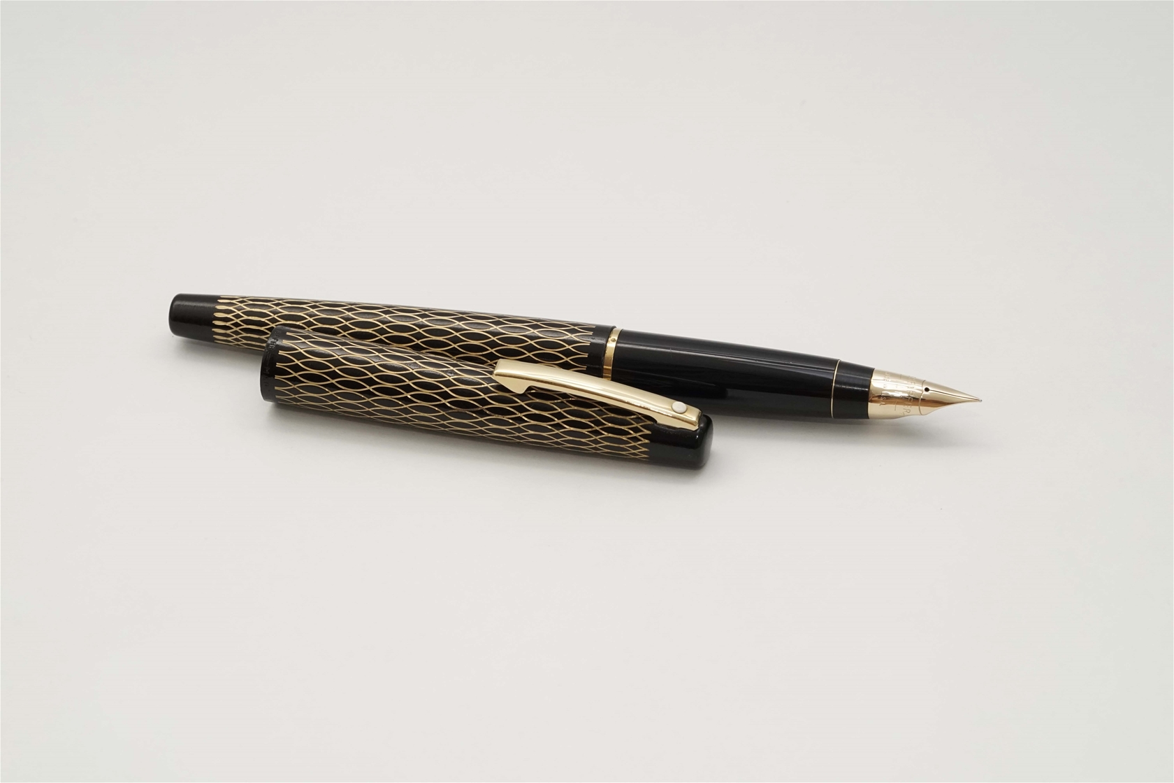 Bút máy Sheaffer Lady 632 Black Tulle 14F F