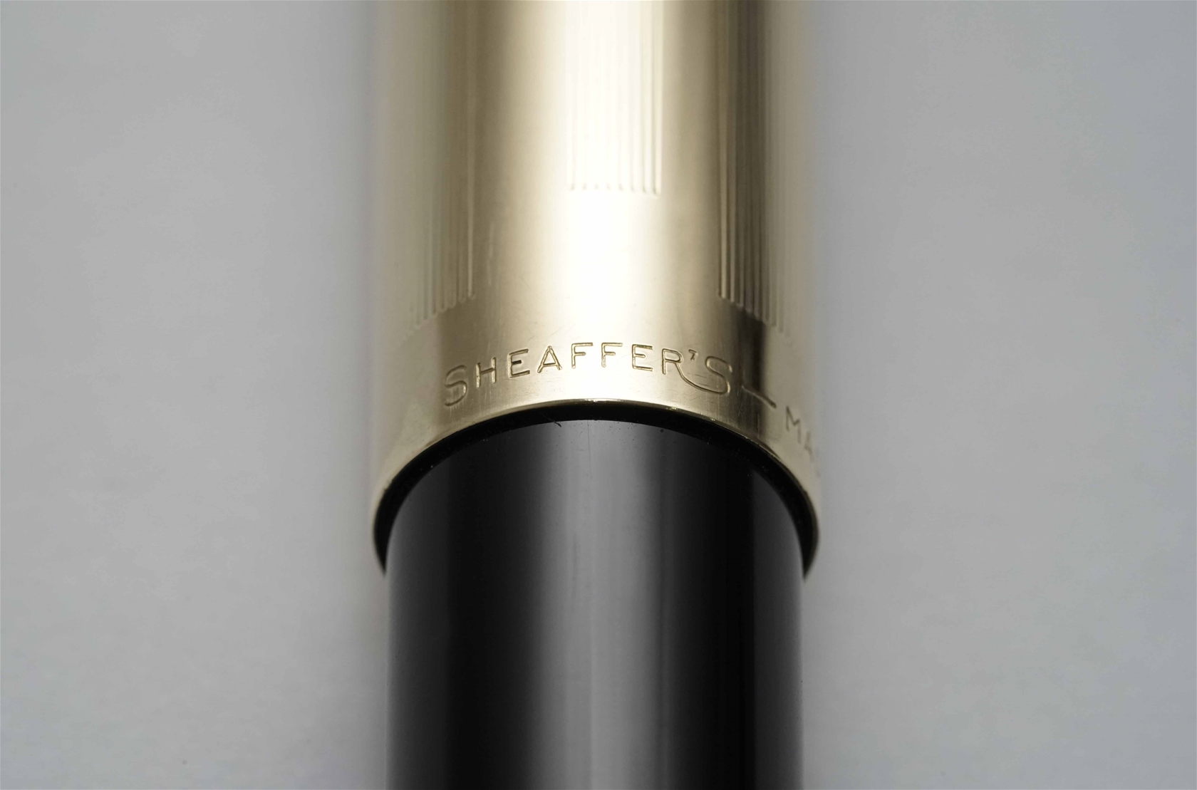 Bút máy Sheaffer PFM V Black & Gold Filled Cap 14K F