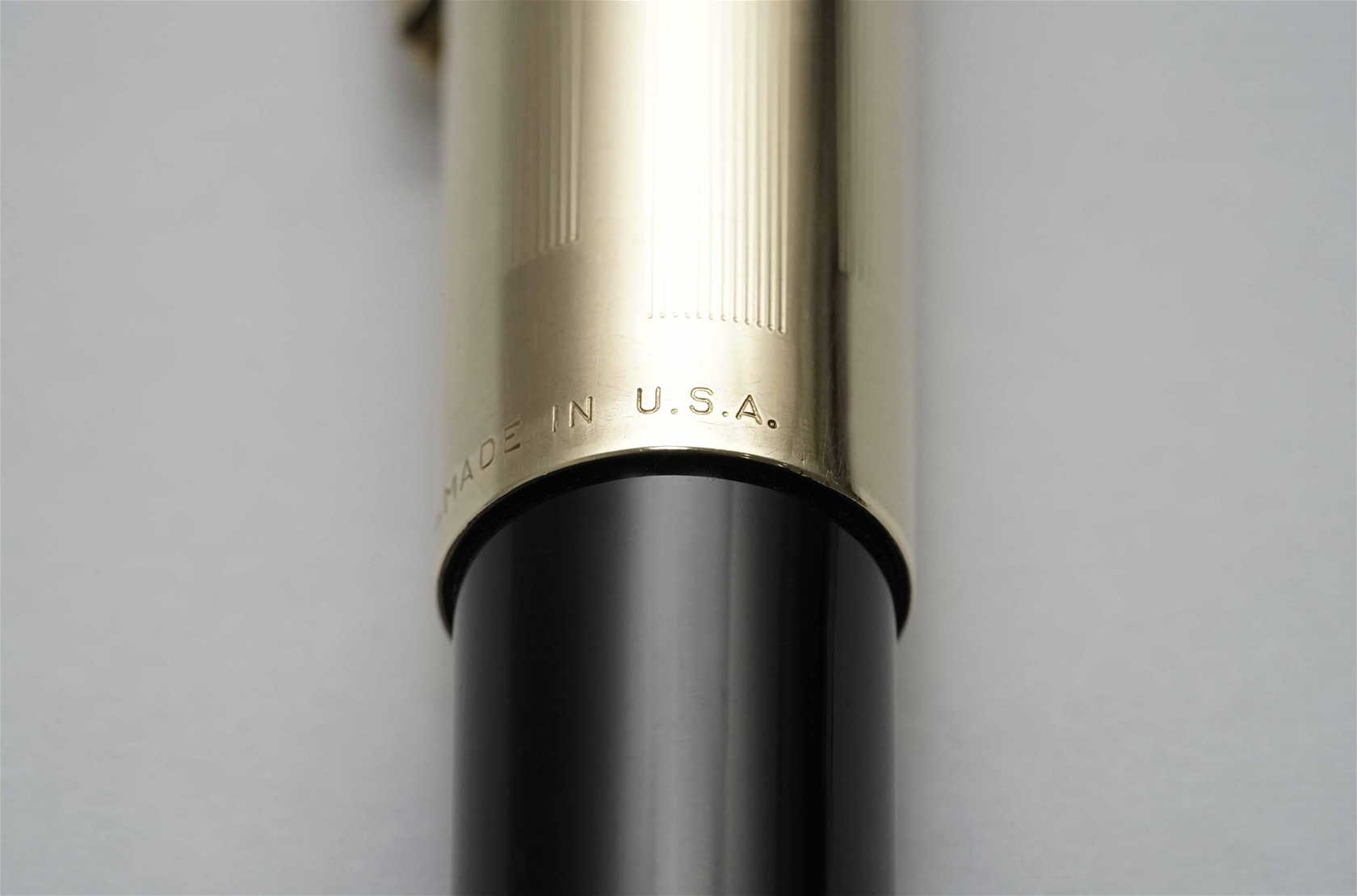 Bút máy Sheaffer PFM V Black & Gold Filled Cap 14K F