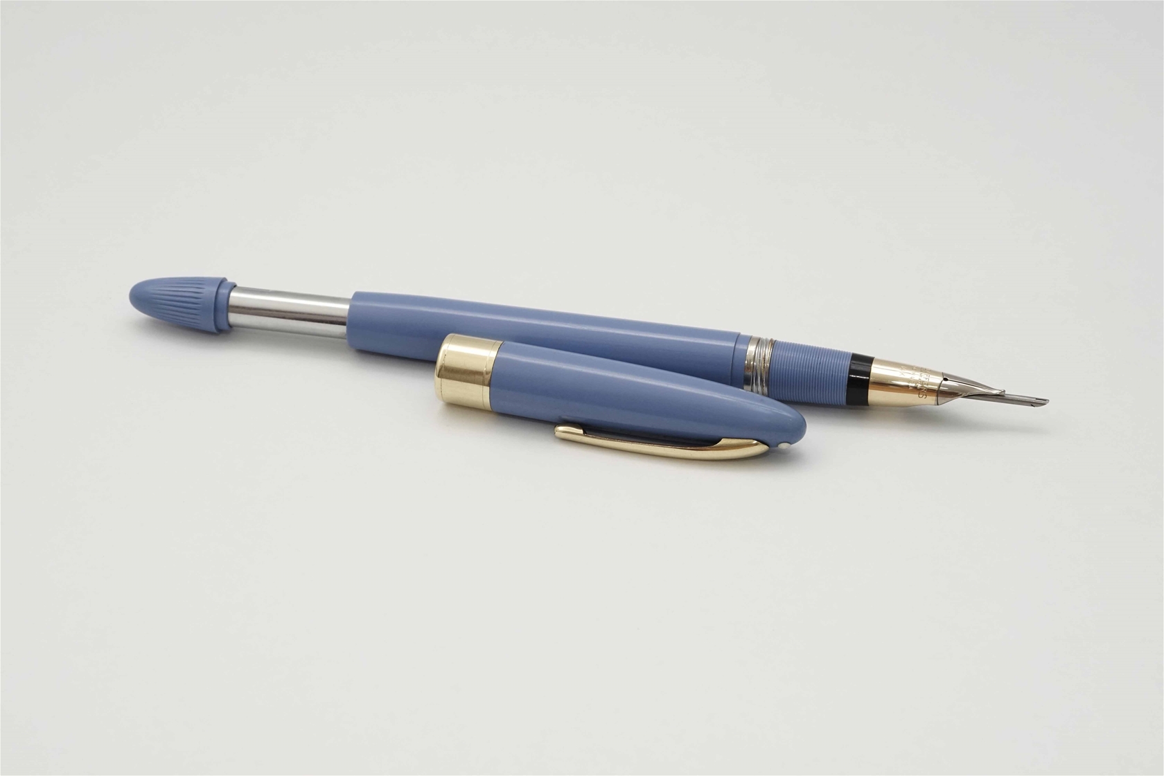 Bút máy Sheaffer Snorkel Valiant Pastel Blue 14K M