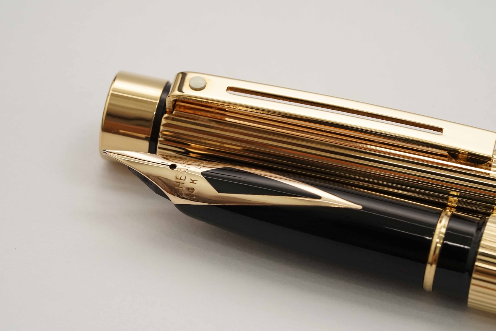 Bút máy Sheaffer Targa 1005 Gold Electroplated 14K F