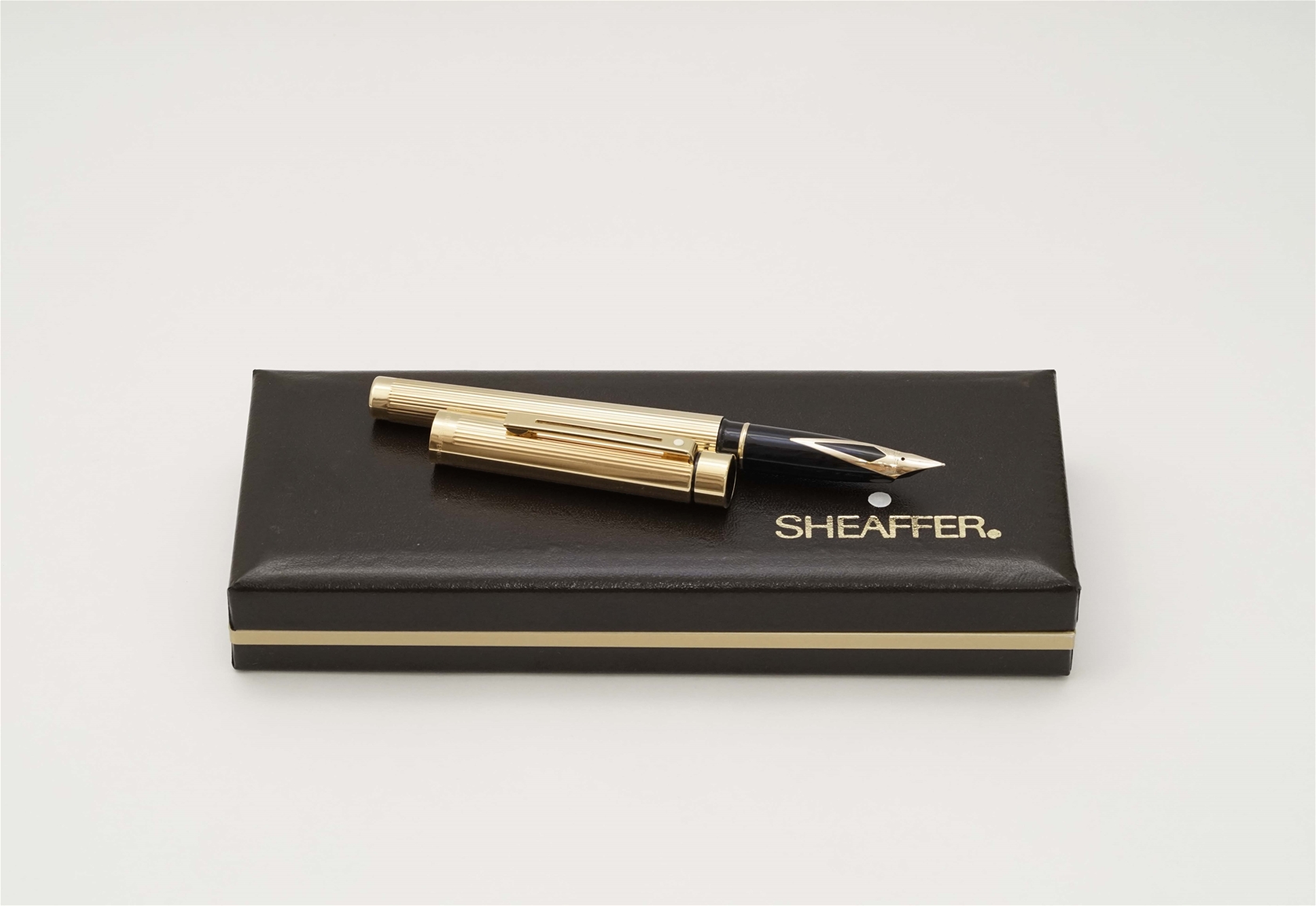 Bút máy Sheaffer Targa 1005 Gold Electroplated 14K F