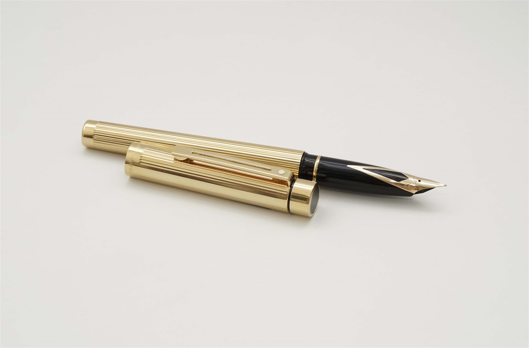 Bút máy Sheaffer Targa 1005 Gold Electroplated 14K F