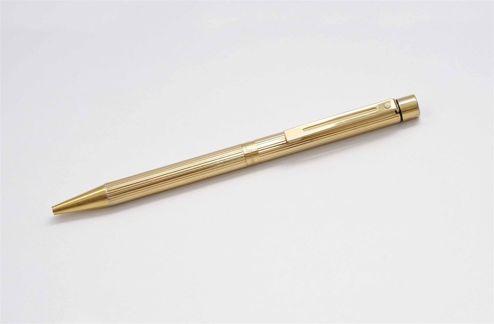 Bút bi Sheaffer Targa 1005 Gold Fluted Ballpoint Pen