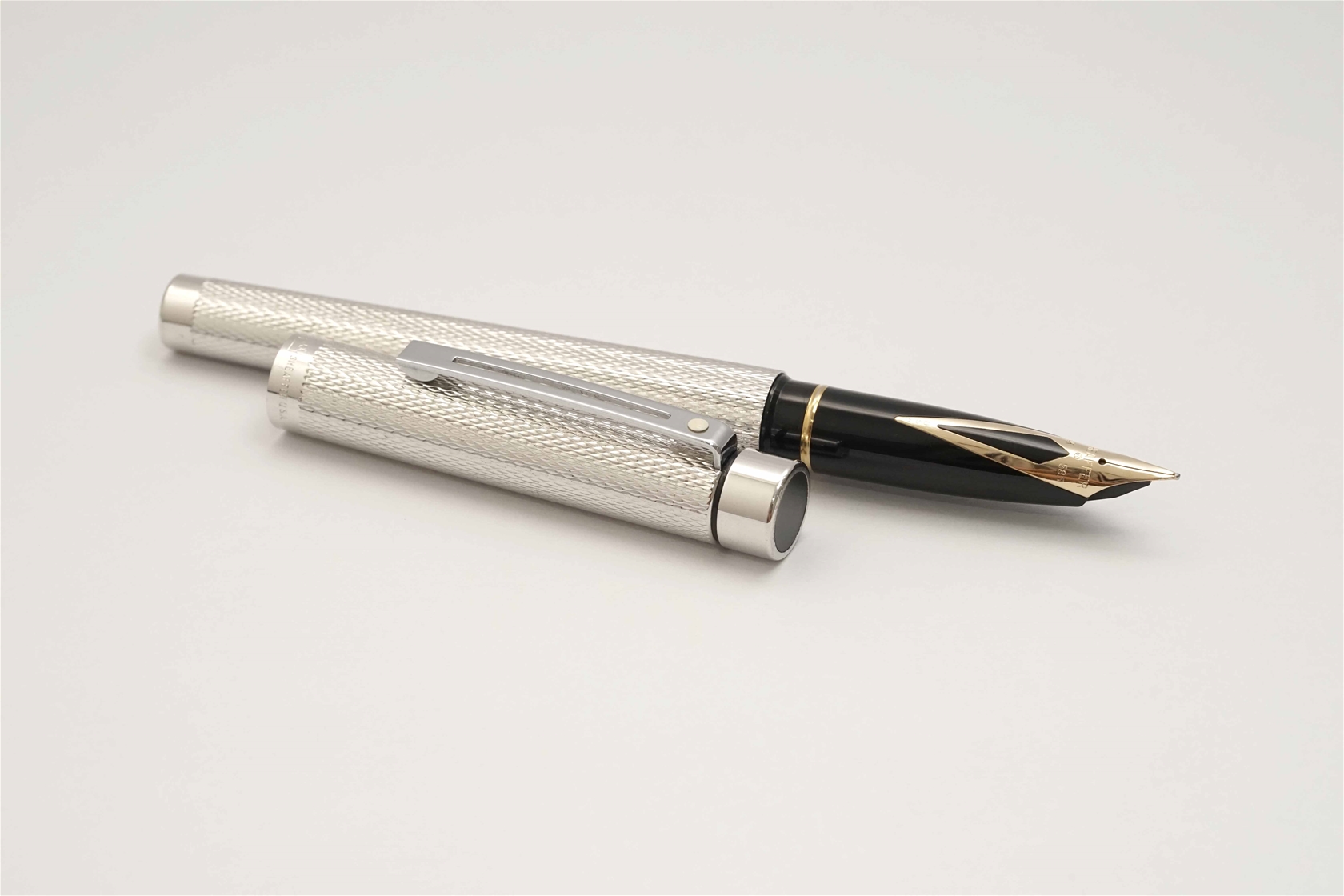 Bút máy Sheaffer Targa 1008 Barleycorn Silver Plated 14K F