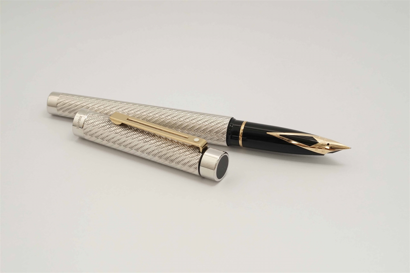 Bút máy Sheaffer Targa 1012 Spiral Silver 14K F