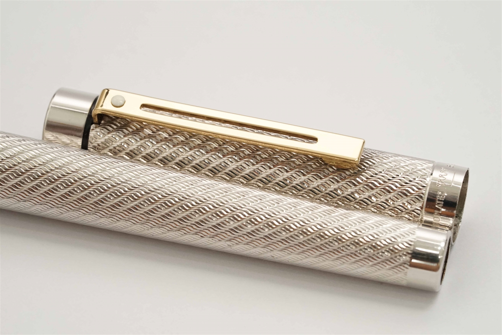 Bút máy Sheaffer Targa 1012 Spiral Silver 14K F