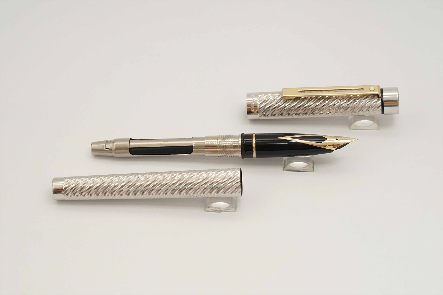Bút máy Sheaffer Targa 1012 Spiral Silver 14K F