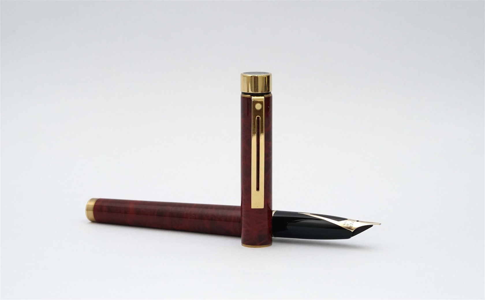 Bút máy Sheaffer Targa 1034 Red Ronce Lacquer 14K M 