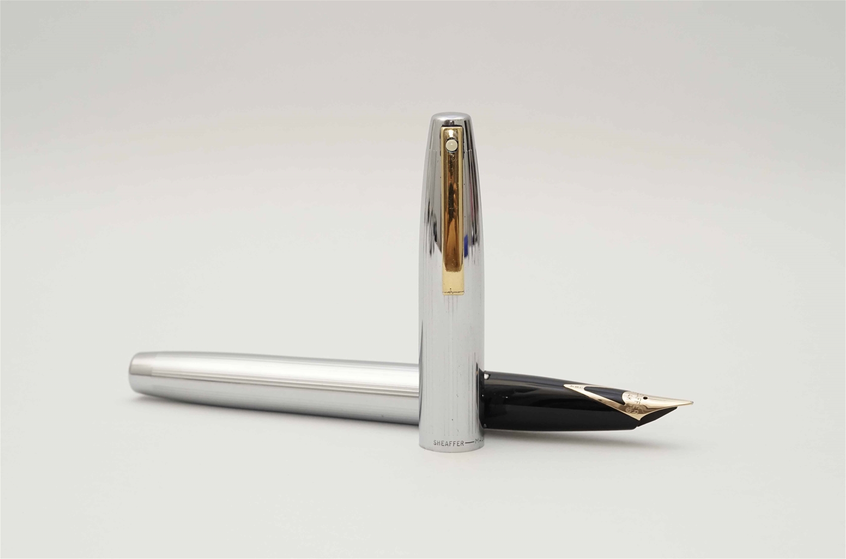 Bút máy Sheaffer Triumph Imperial 506XG Straight Lined Chrome 14K F