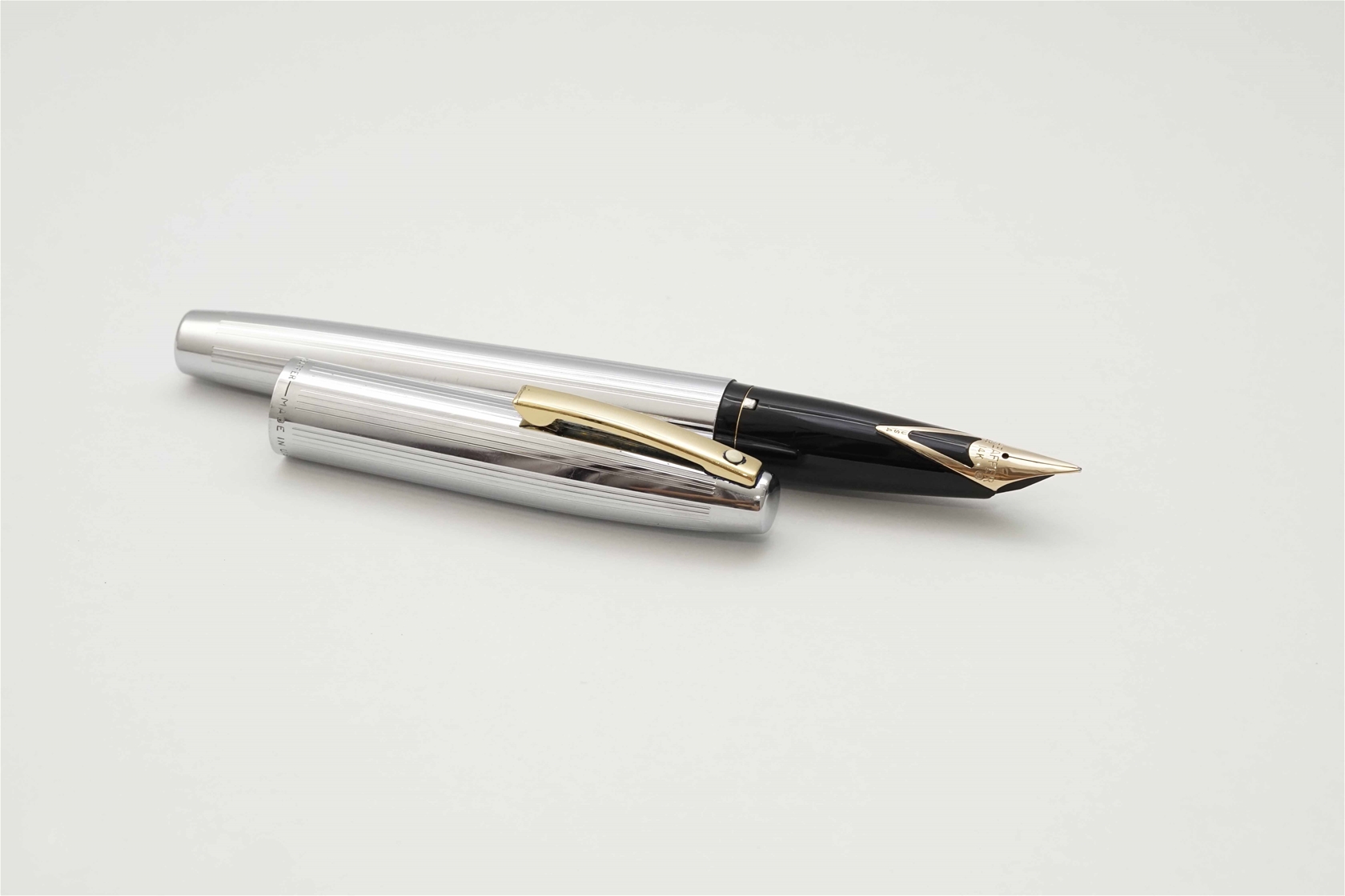 Bút máy Sheaffer Triumph Imperial 506XG Straight Lined Chrome 14K F