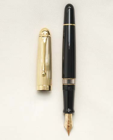 Bút máy Aurora 88 Gold Plated Cap & Black Barrel Large 14K F