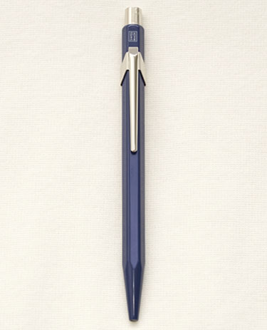 Bút bi Caran D'Ache 849 Classic Sapphire Blue Ballpoint Pen