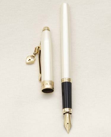 Bút máy Cross Sentiment Pearlescent Ivory Steel F