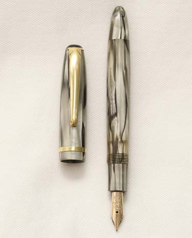 Bút máy Montegrappa Vintage Pearl Grey Celluloid 14K F