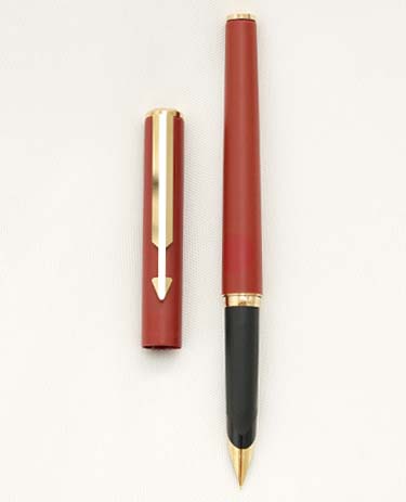 Bút máy Parker Arrow Matte Red GT Steel F