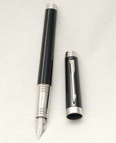 Bút máy Parker Premier 09 Black & Platinum 18K F 