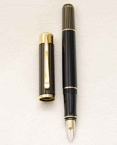 Bút máy Pelikan Ductus P3110 Black & Gold 18K M