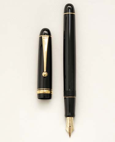 Bút máy Pilot Custom 74 Black 14K M 