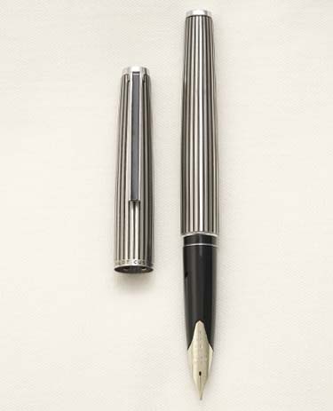 Bút máy Pilot Custom Black Stripe 18K M