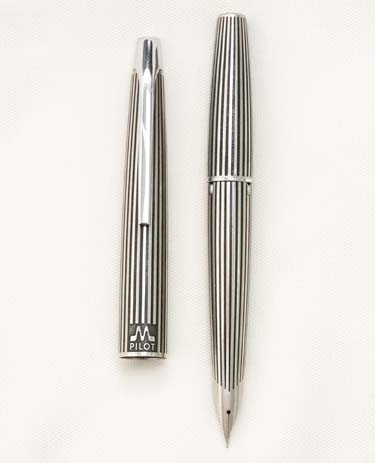 Bút máy Pilot Myu Black Stripe Steel F 