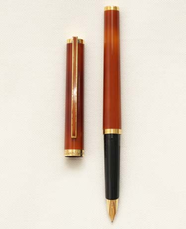 Bút máy S.T. Dupont Classic Tortoiseshell Lacquer De Chine 18K B