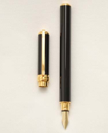 Bút máy S.T. Dupont Gatsby Black Lacquer 18K F