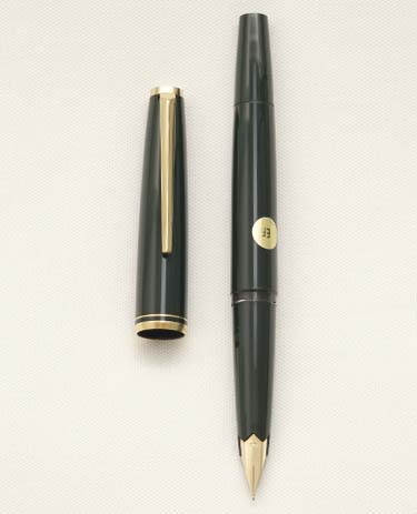 Bút máy Montblanc 221 Classic Deep Green 14K EF