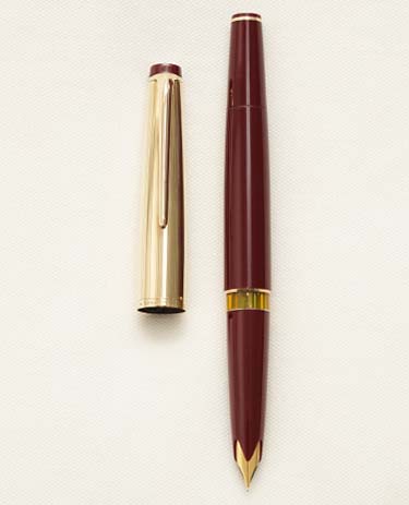 Bút máy Montblanc Meisterstuck No 72 Burgundy & Rolled Gold Cap 18K F