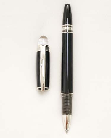 Bút bi nước Montblanc Starwalker Black Resin Rollerball Pen