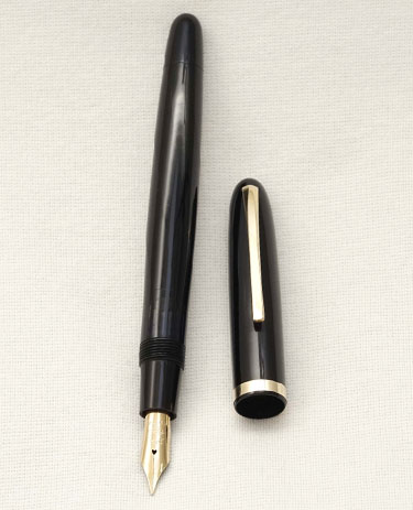 Bút máy Omas Extra 556S Black Celluloid 14K EF 